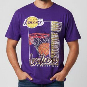 NWOT Purple Vintage-Style Los Angeles Lakers Basketball T-Shirt - Size Medium